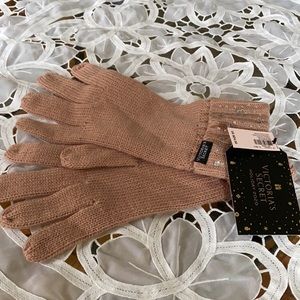 NWT. Victoria’s Secret Gloves.